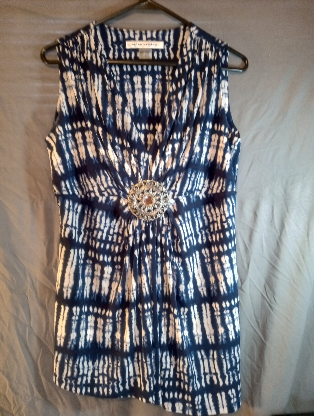 Peter Nygard Sleeveless Navy and White Tie-Dye Tunic with Decorative Buckle